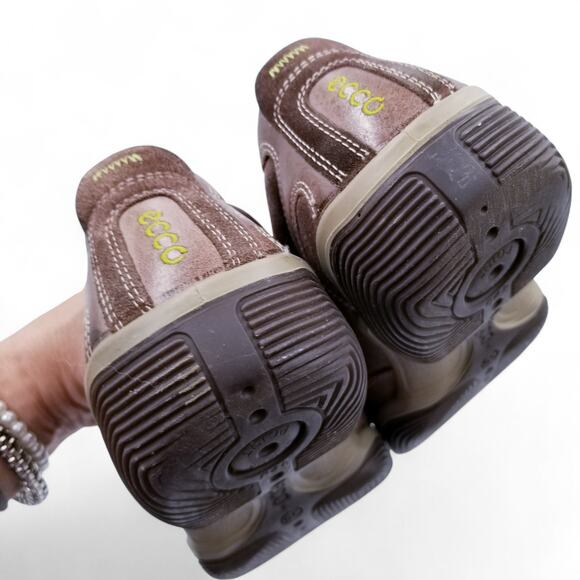 ECCO Brown w/ Green Suede Leather Suede Lace-Up Comfort Sneaker Size 39 EU 8 - Picture 7 of 7